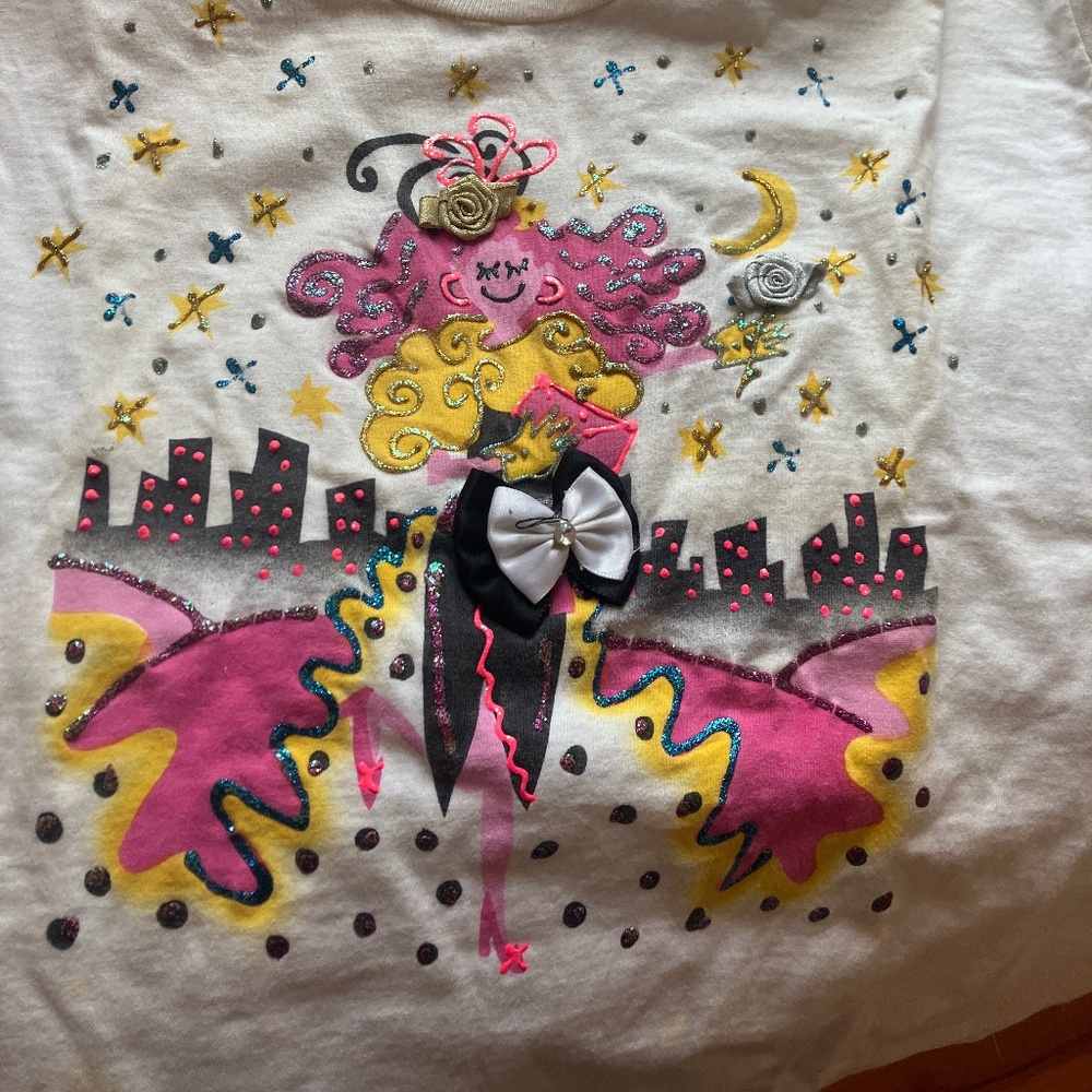 Adorable girls, short sleeved shirt. So sweet with so many sparkles and fun